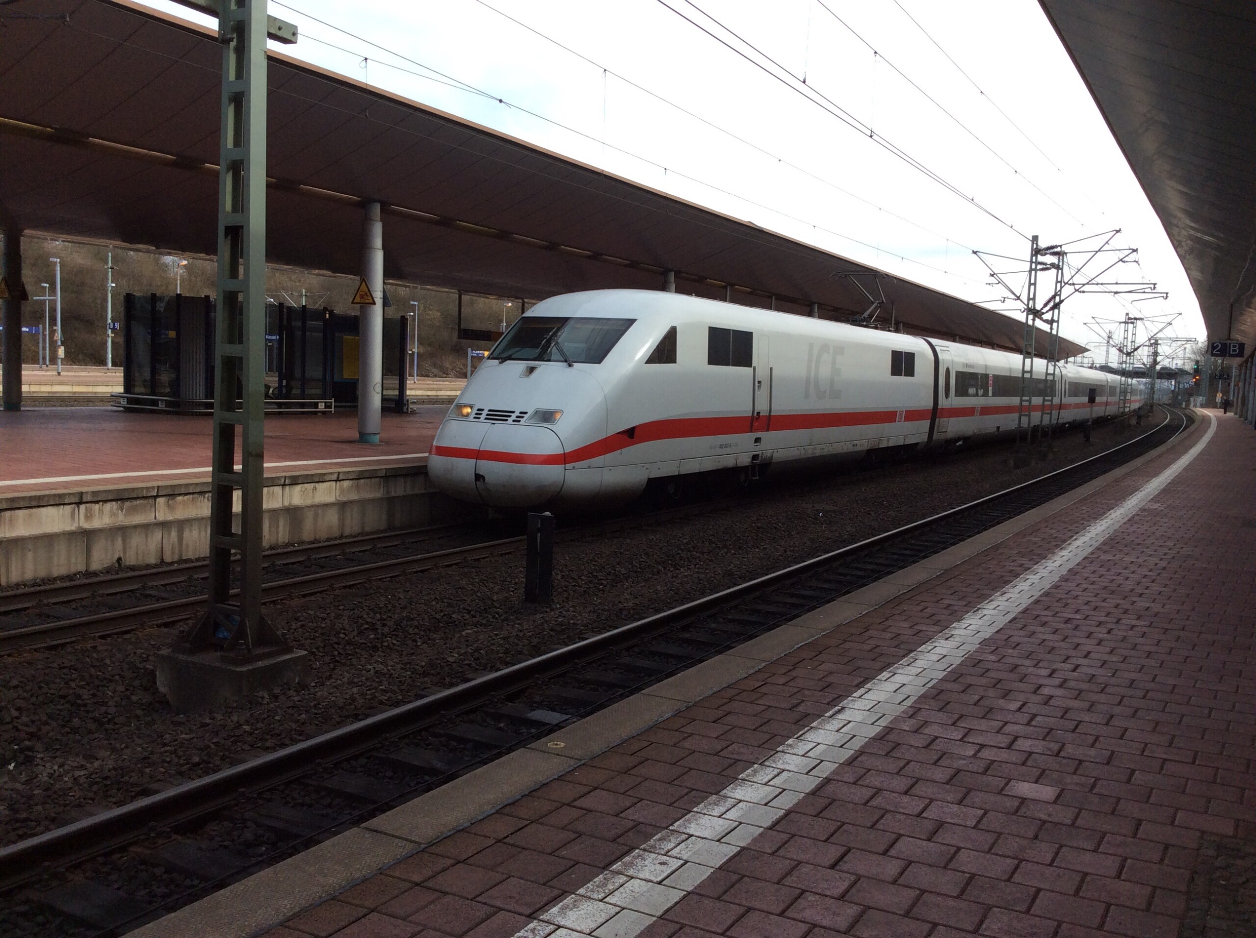 Kurzfristige Baumaßnahme zwischen Hannover und Kassel wirft Fragen auf