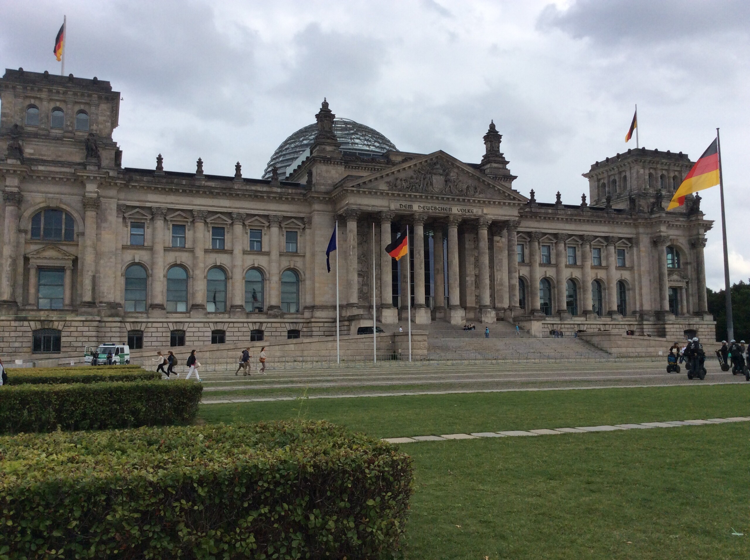 Bundestag konstituiert: Zum Umgang mit der AfD