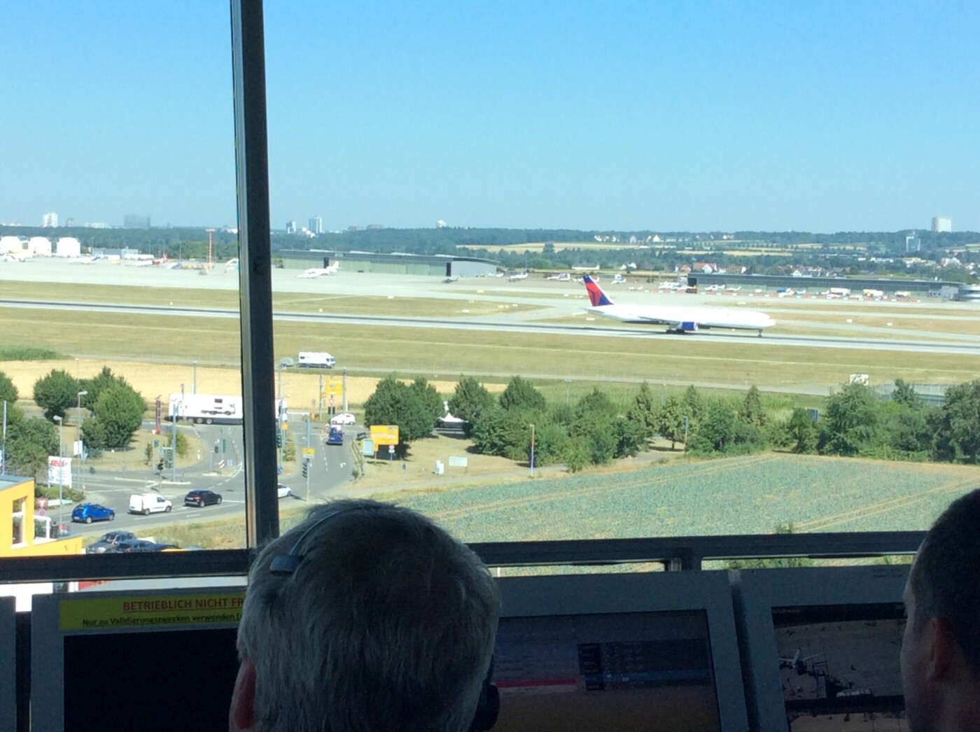 Brief an Flughafen: Bus und Bahn statt noch mehr Autos