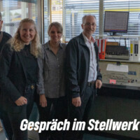 Im Stellwerk Nürtingen die Schwächen der Strecke Stuttgart – Tübingen erörtert