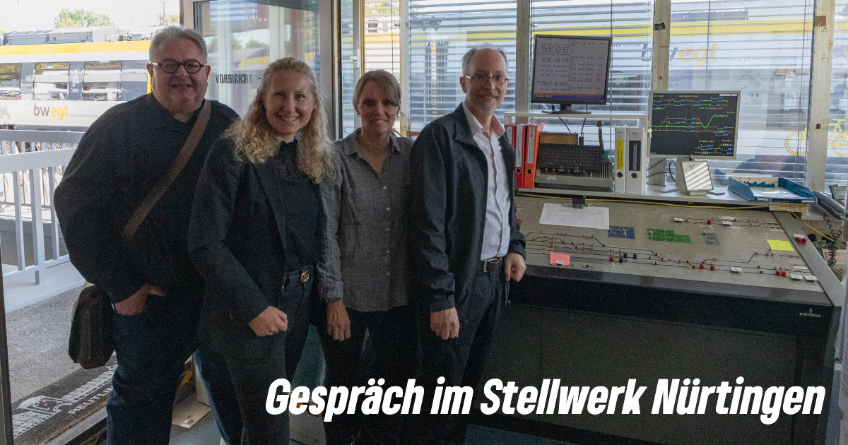 Im Stellwerk Nürtingen die Schwächen der Strecke Stuttgart – Tübingen erörtert