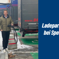 Spedition mit Ladepark für E‑Lkw unter Solardach